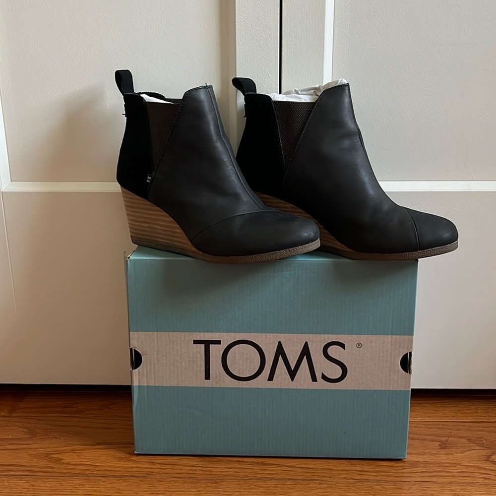 Kelsey Black Leather / Suede Toms Pull On Wedge Booties, Size 7